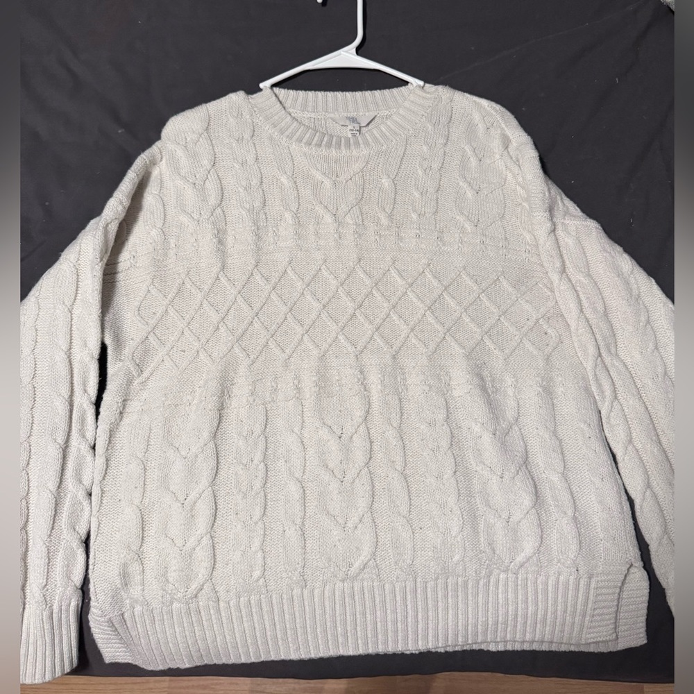 Time and Tru White Sweater